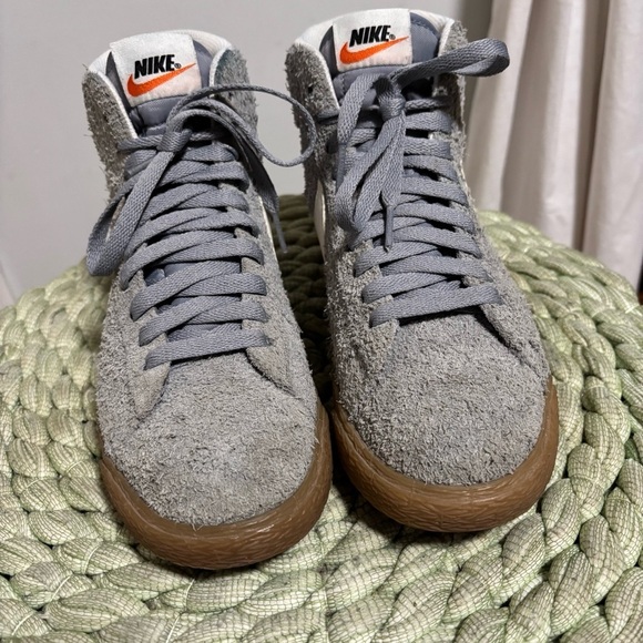 Nike Blazer Mid High Top Vintage Retro Fuzzy Gray/White Suede Lace Up Sneaker - Picture 10 of 13
